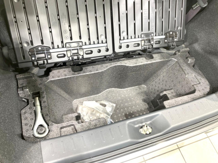 2016 Daihatsu Cast DBA-LA250S (UW-6a238ff38b6d2)[24]