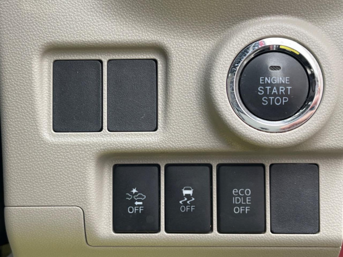 2016 Daihatsu Cast DBA-LA250S (UW-6a238ff3a0e6a)[9]