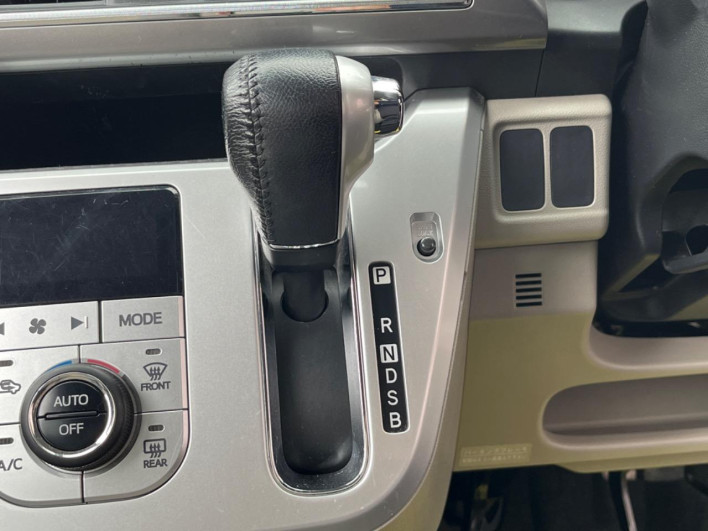 2016 Daihatsu Cast DBA-LA250S (UW-6a238ff3a0e6a)[17]