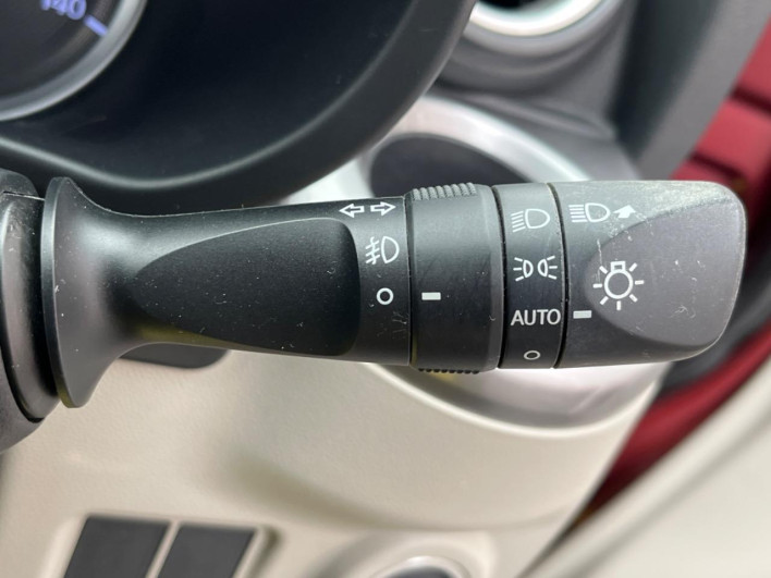 2016 Daihatsu Cast DBA-LA250S (UW-6a238ff3a0e6a)[14]