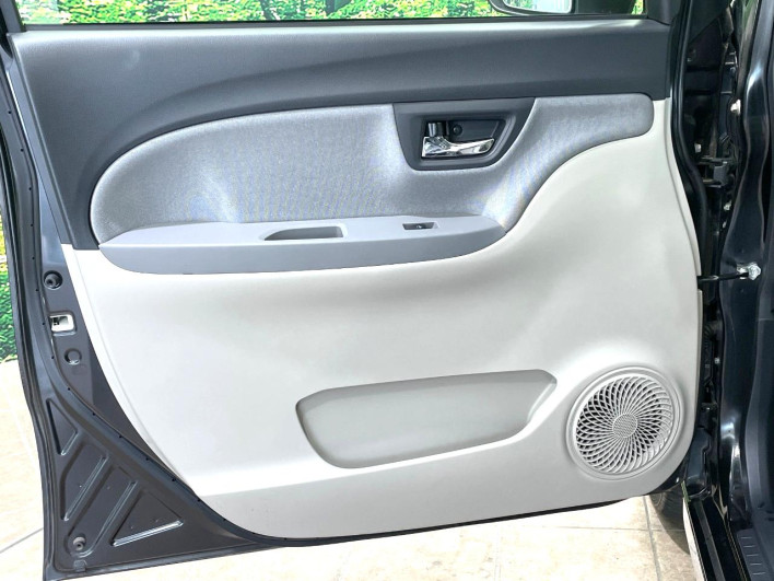 2017 Daihatsu Cast DBA-LA250S (UW-6a238ff404ac0)[23]