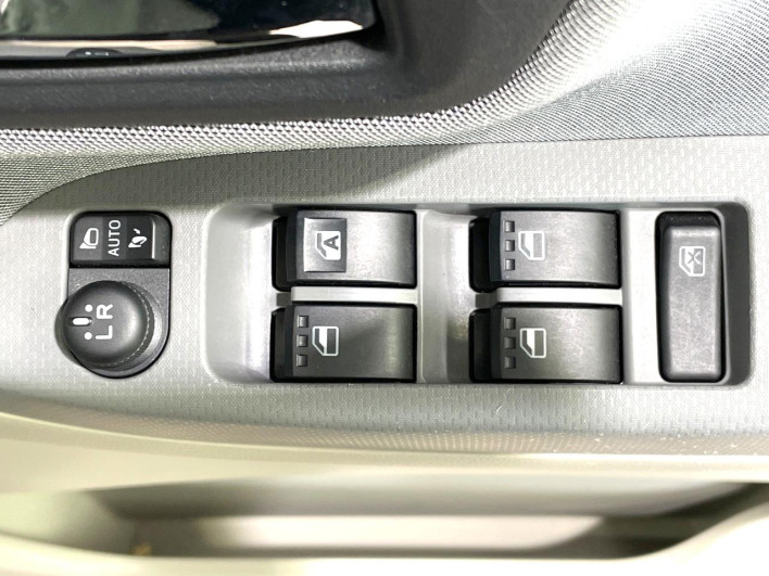 2017 Daihatsu Cast DBA-LA250S (UW-6a238ff404ac0)[8]