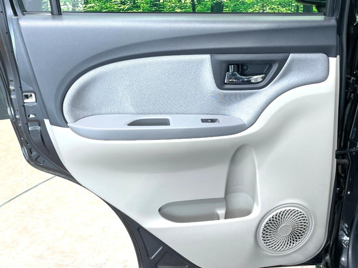 2017 Daihatsu Cast DBA-LA250S (UW-6a238ff404ac0)[22]