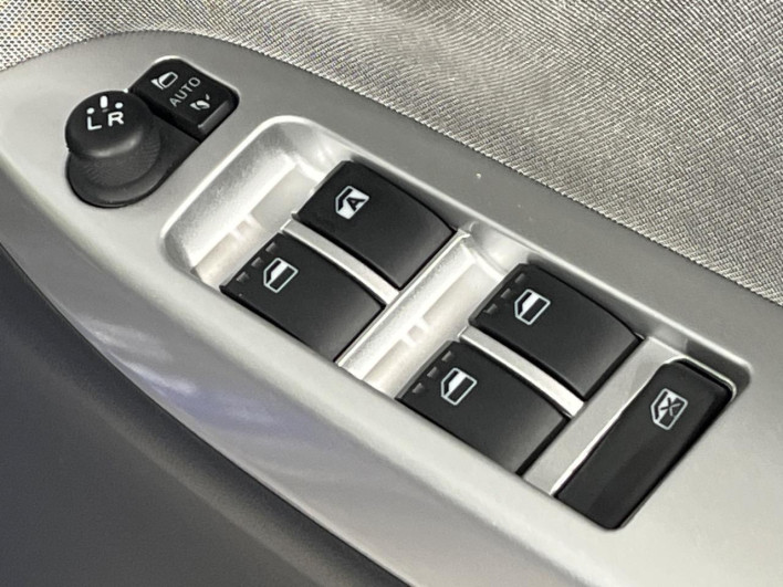2015 Daihatsu Cast DBA-LA260S (UW-6a238ff67a386)[14]