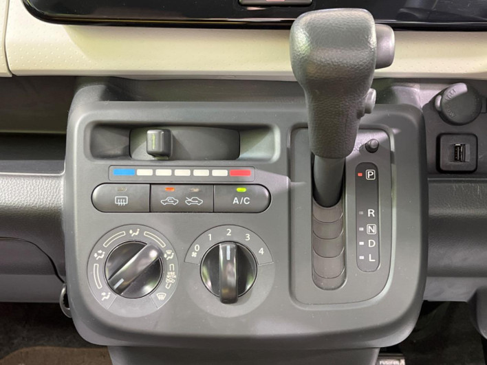 2013 Nissan Moco DBA-MG33S (UW-6a23903372e6c)[10]