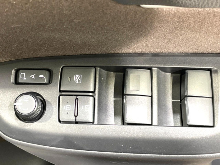 2022 Toyota Yaris Cross 6AA-MXPJ10 (UW-6a23906dd1079)[11]