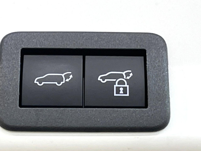 2023 Toyota Yaris Cross 6AA-MXPJ10 (UW-6a23906e70522)[24]