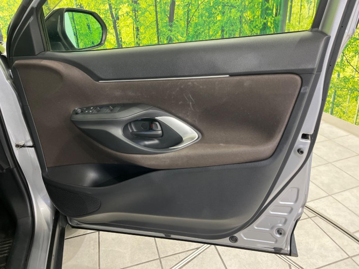 2022 Toyota Yaris Cross 6AA-MXPJ15 (UW-6a239071df633)[25]