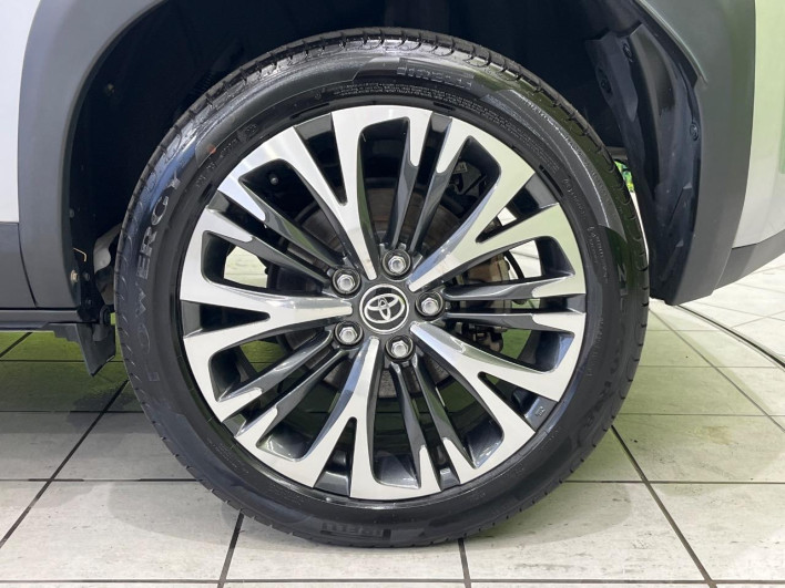 2022 Toyota Yaris Cross 6AA-MXPJ15 (UW-6a239071df633)[8]