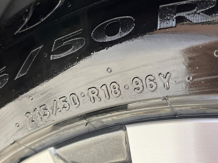 2022 Toyota Yaris Cross 6AA-MXPJ15 (UW-6a239071df633)[7]