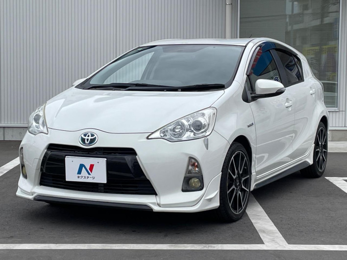2012 Toyota Aqua DAA-NHP10 (UW-6a23908f21928)[11]
