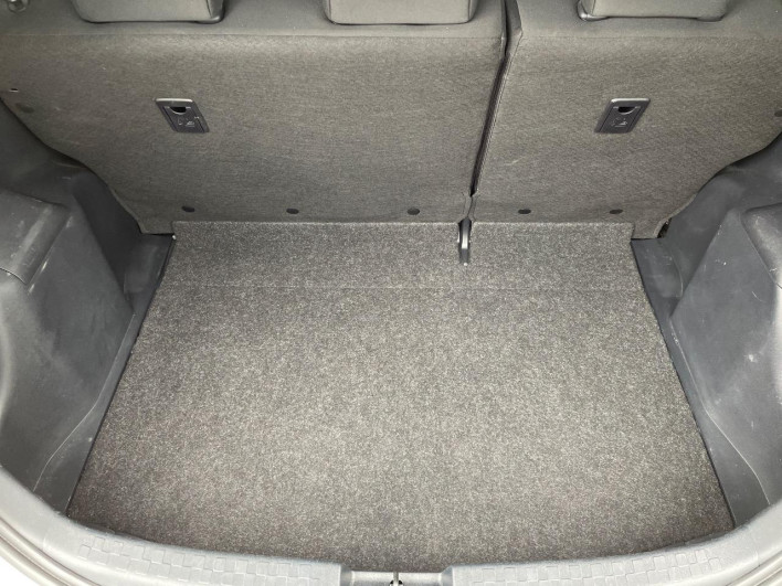 2012 Toyota Aqua DAA-NHP10 (UW-6a23908f21928)[27]