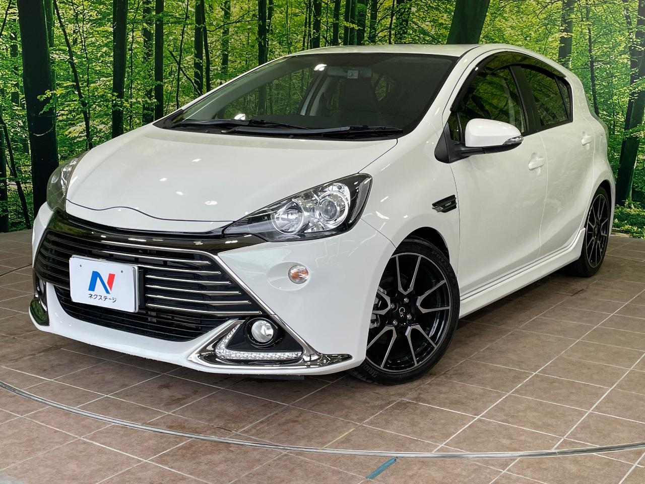 2014 Toyota Aqua DAA-NHP10