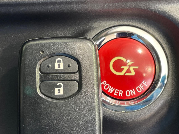 2014 Toyota Aqua DAA-NHP10 (UW-6a23908fa3b5b)[5]