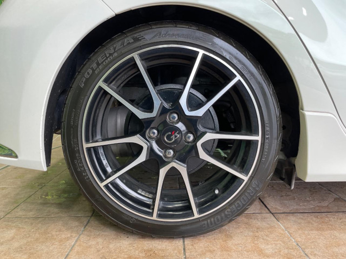 2014 Toyota Aqua DAA-NHP10 (UW-6a23908fa3b5b)[22]