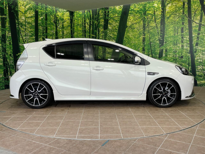 2014 Toyota Aqua DAA-NHP10 (UW-6a23908fa3b5b)[18]