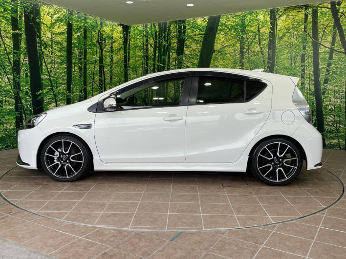 2014 Toyota Aqua DAA-NHP10 (UW-6a23908fa3b5b)[14]