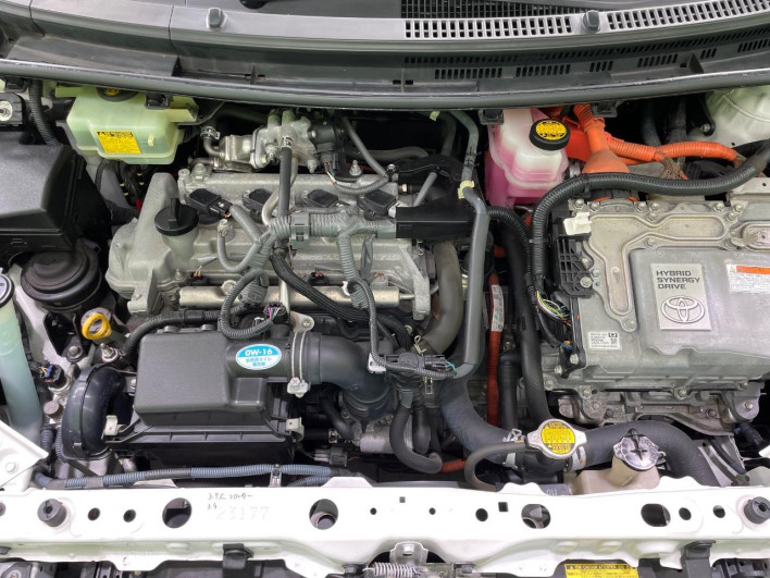 2014 Toyota Aqua DAA-NHP10 (UW-6a23908fa3b5b)[4]