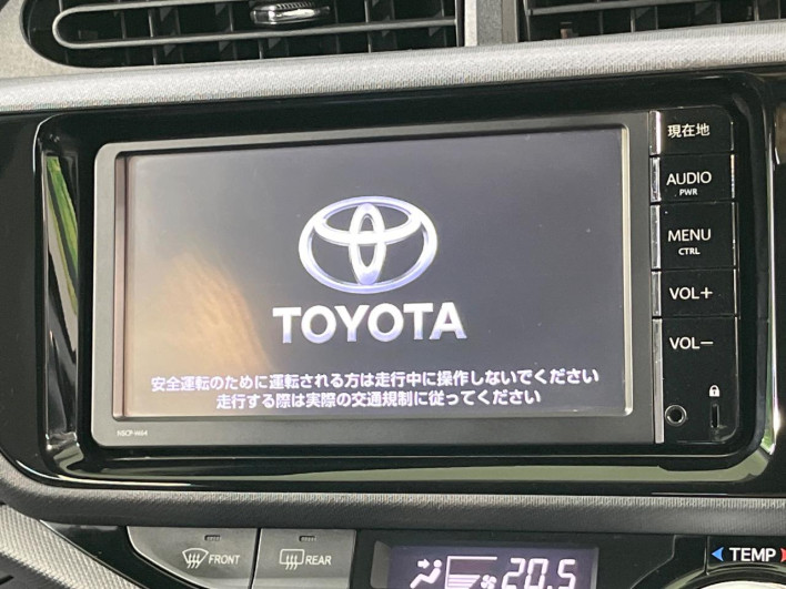 2015 Toyota Aqua DAA-NHP10 (UW-6a23909024967)[21]