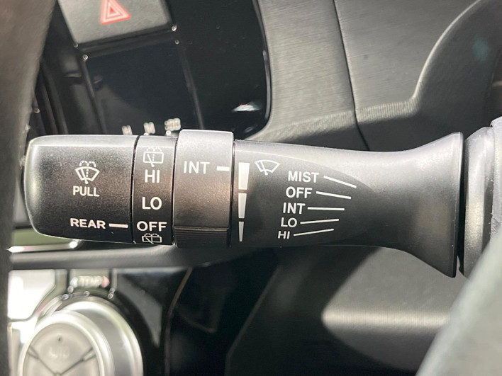 2015 Toyota Aqua DAA-NHP10 (UW-6a23909024967)[25]