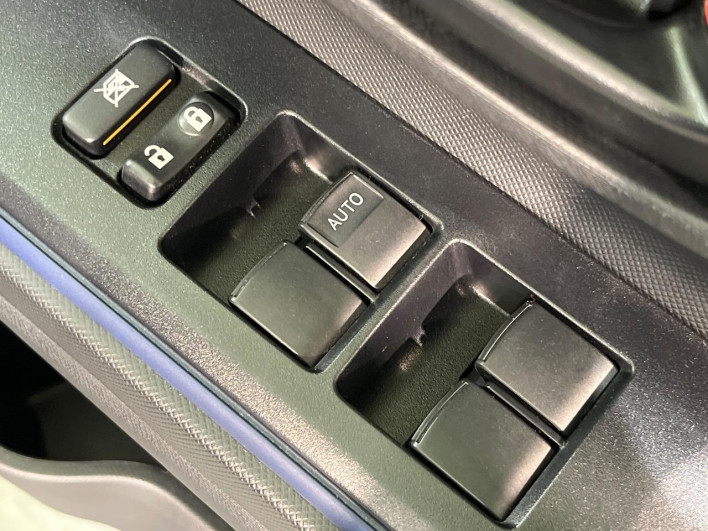 2015 Toyota Aqua DAA-NHP10 (UW-6a23909024967)[17]