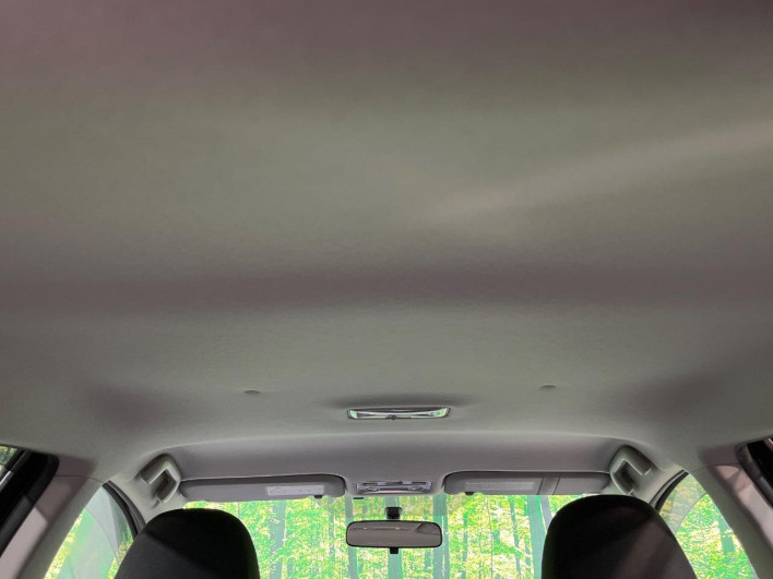 2015 Toyota Aqua DAA-NHP10 (UW-6a23909024967)[12]