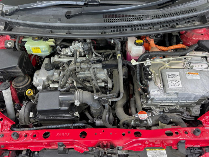 2016 Toyota Aqua DAA-NHP10 (UW-6a239090d031f)[4]