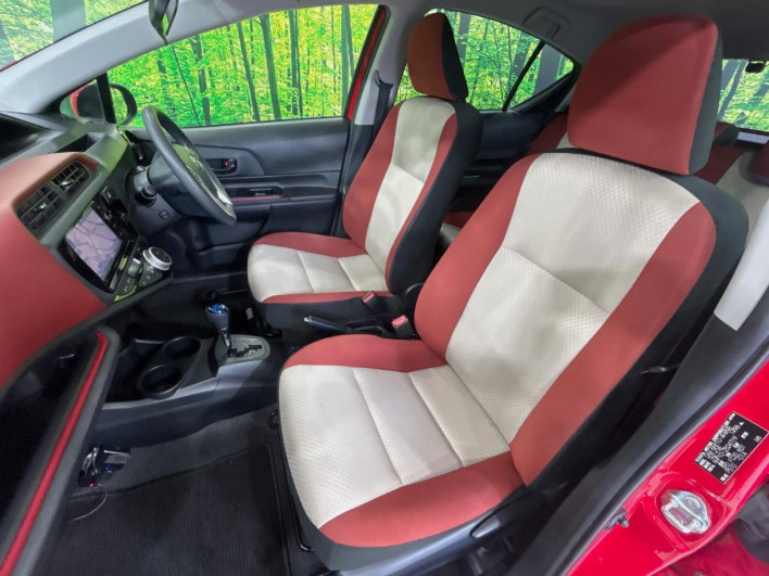 2016 Toyota Aqua DAA-NHP10 (UW-6a239090d031f)[12]