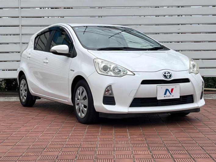 2012 Toyota Aqua DAA-NHP10 (UW-6a23909456c81)[15]