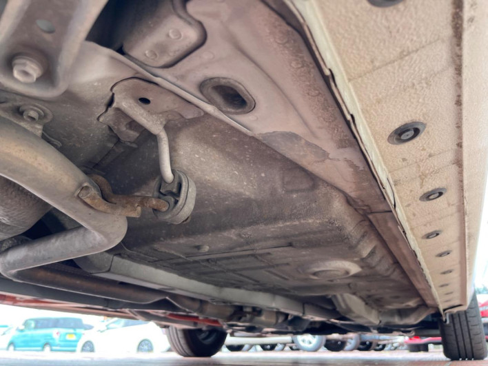 2012 Toyota Aqua DAA-NHP10 (UW-6a23909456c81)[24]