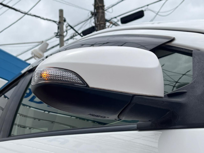 2012 Toyota Aqua DAA-NHP10 (UW-6a23909456c81)[12]