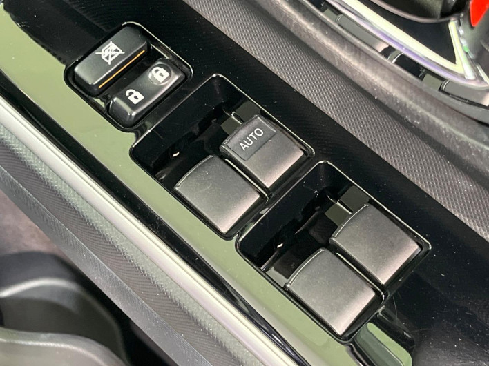 2017 Toyota Aqua DAA-NHP10 (UW-6a2390983e3a1)[17]