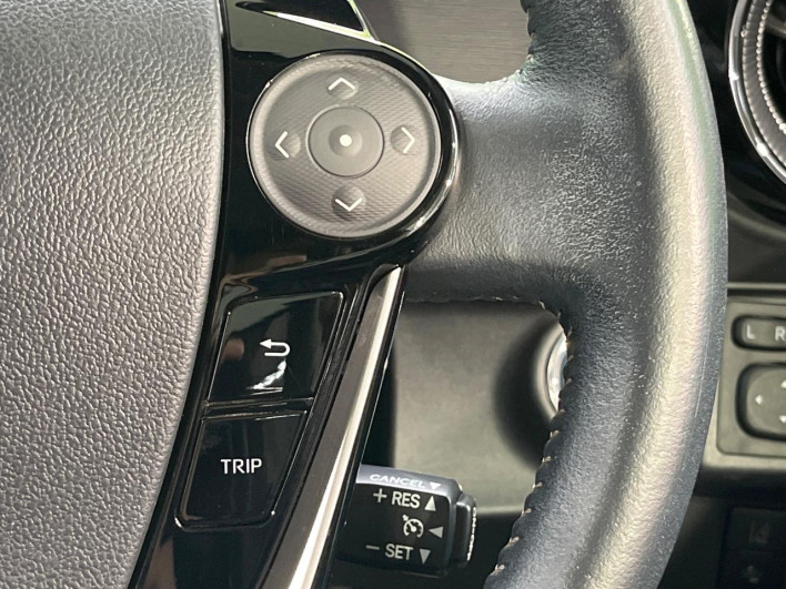 2017 Toyota Aqua DAA-NHP10 (UW-6a2390983e3a1)[25]