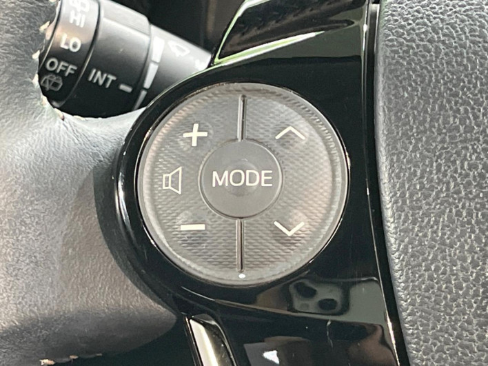 2017 Toyota Aqua DAA-NHP10 (UW-6a2390983e3a1)[26]