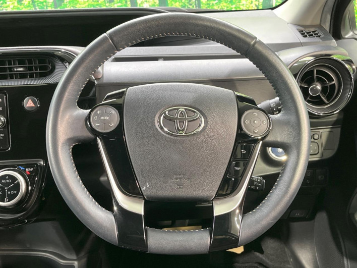 2017 Toyota Aqua DAA-NHP10 (UW-6a2390983e3a1)[16]