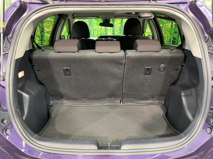 2017 Toyota Aqua DAA-NHP10 (UW-6a2390983e3a1)[13]