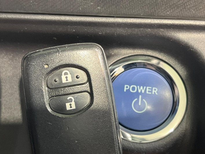 2017 Toyota Aqua DAA-NHP10 (UW-6a2390983e3a1)[20]