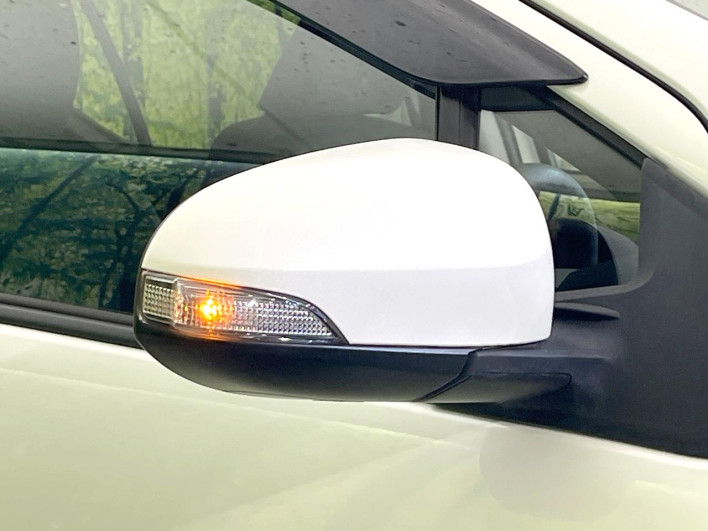2019 Toyota Aqua DAA-NHP10 (UW-6a23909ab9323)[12]