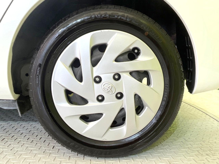 2019 Toyota Aqua DAA-NHP10 (UW-6a23909ab9323)[10]