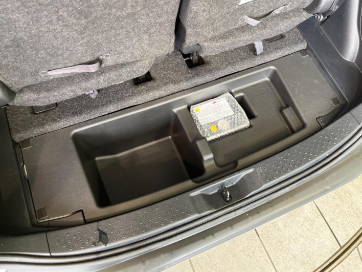 2019 Toyota Sienta DBA-NSP170G (UW-6a2390a004a13)[18]