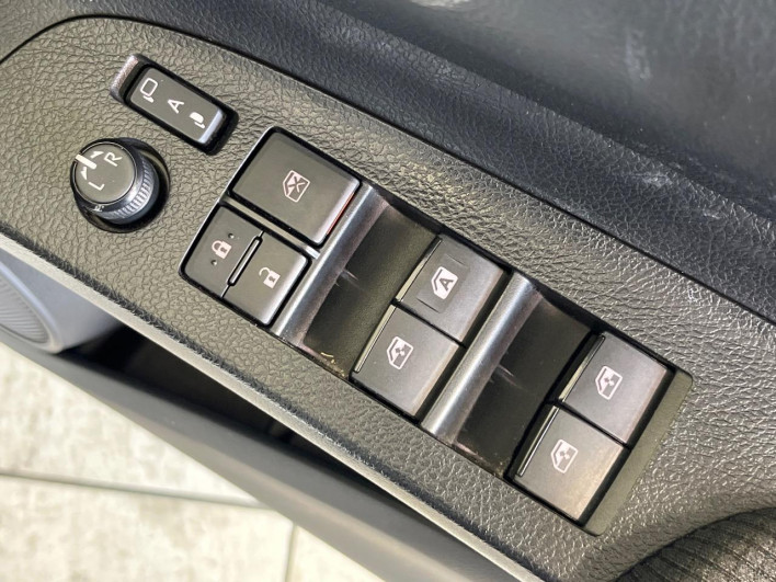 2019 Toyota Sienta DBA-NSP170G (UW-6a2390a004a13)[27]