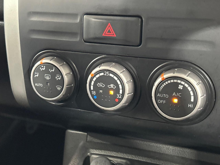 2011 Nissan X-Trail DBA-NT31 (UW-6a2390a191ec4)[18]