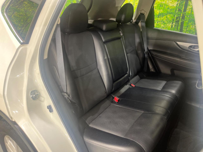 2015 Nissan X-Trail DBA-NT32 (UW-6a2390a410d04)[22]