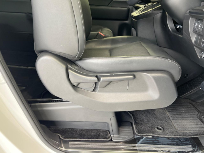 2023 Honda Step Wagon 6AA-RP8 (UW-6a2390af70c57)[26]