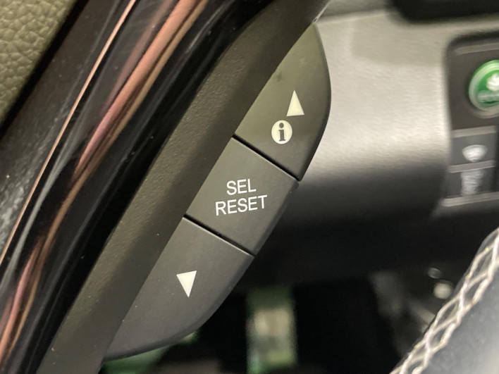 2017 Honda VEZEL DAA-RU3 (UW-6a2390b16cafd)[24]