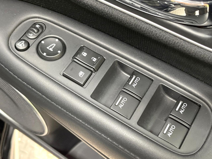 2017 Honda VEZEL DAA-RU3 (UW-6a2390b184fbc)[14]
