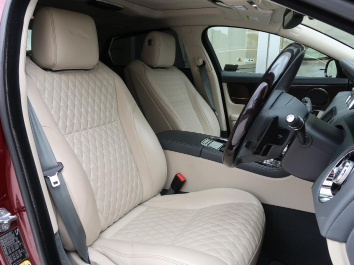 2017 Jaguar XJ CBA-J24MA (UW-6a2390c203d7d)[8]