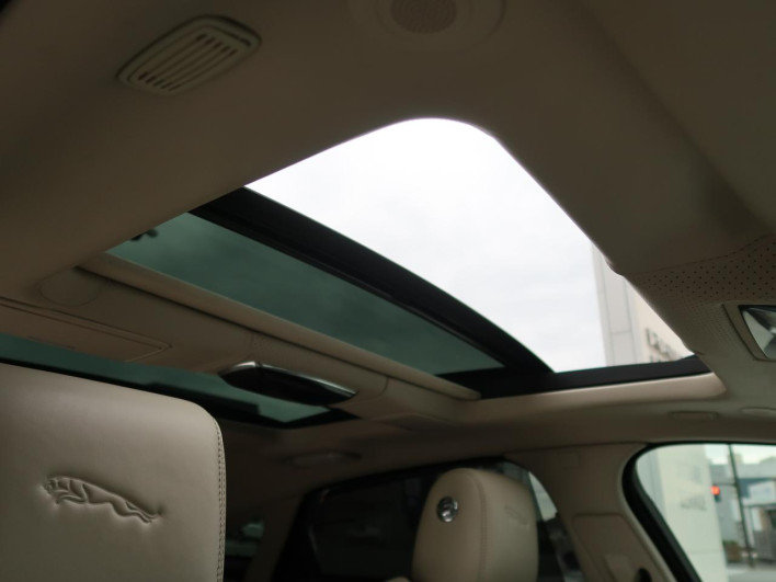 2017 Jaguar XJ CBA-J24MA (UW-6a2390c203d7d)[25]