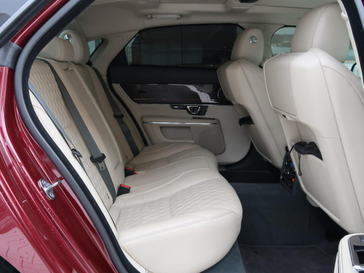 2017 Jaguar XJ CBA-J24MA (UW-6a2390c203d7d)[9]