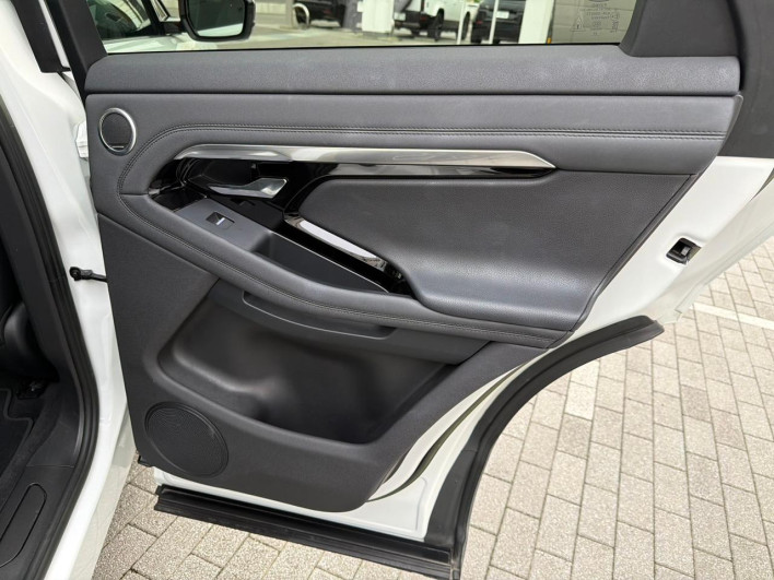 2023 Land Rover Range Rover Evoque 5BA-LZ2XA (UW-6a2390c4c51a8)[11]